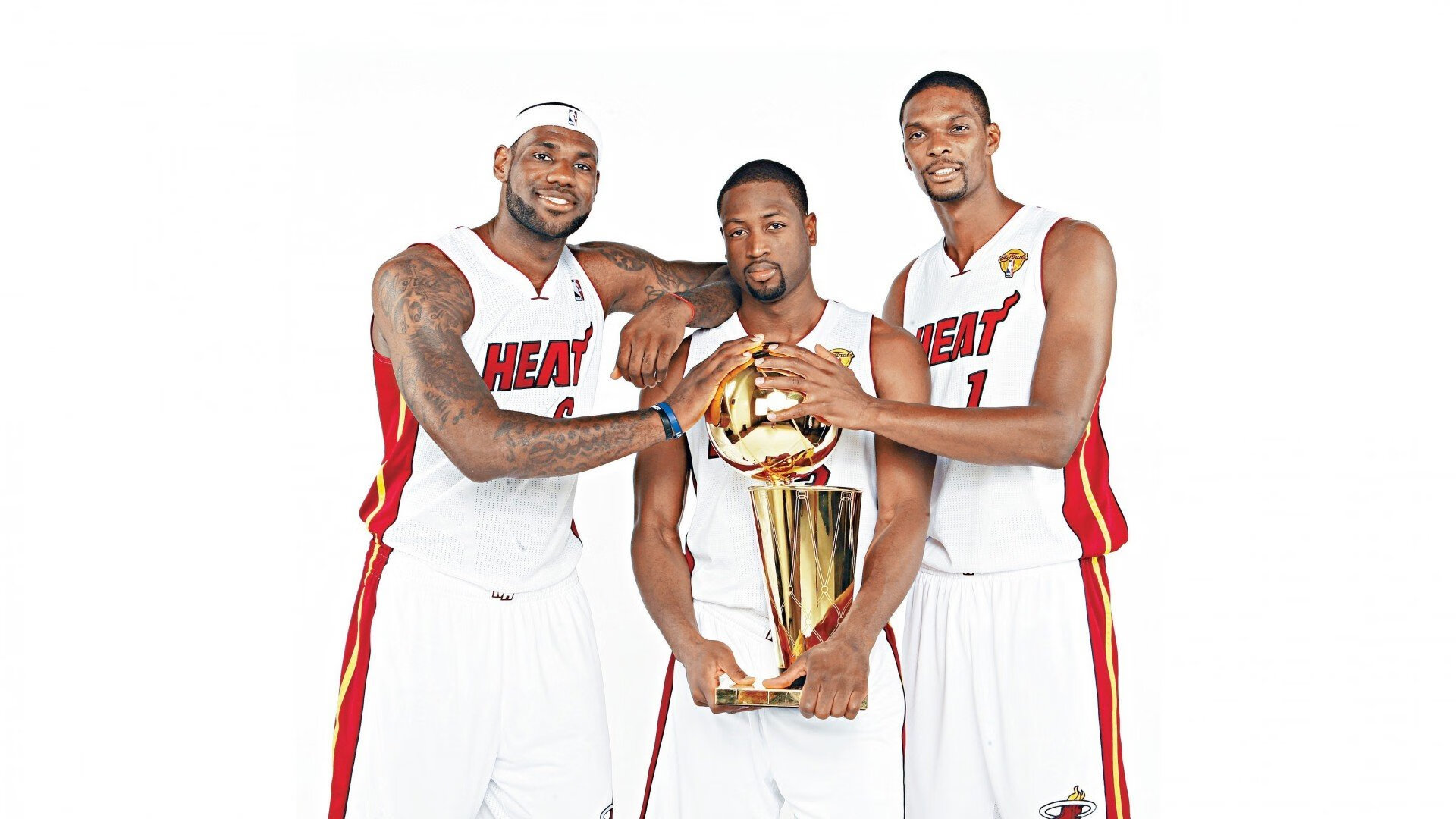 球员出轨事件：体育明星私生活曝光引发关注，球星出轨老婆举报